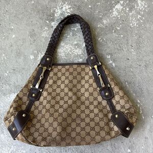 Gucci Pelham medium monogram bag